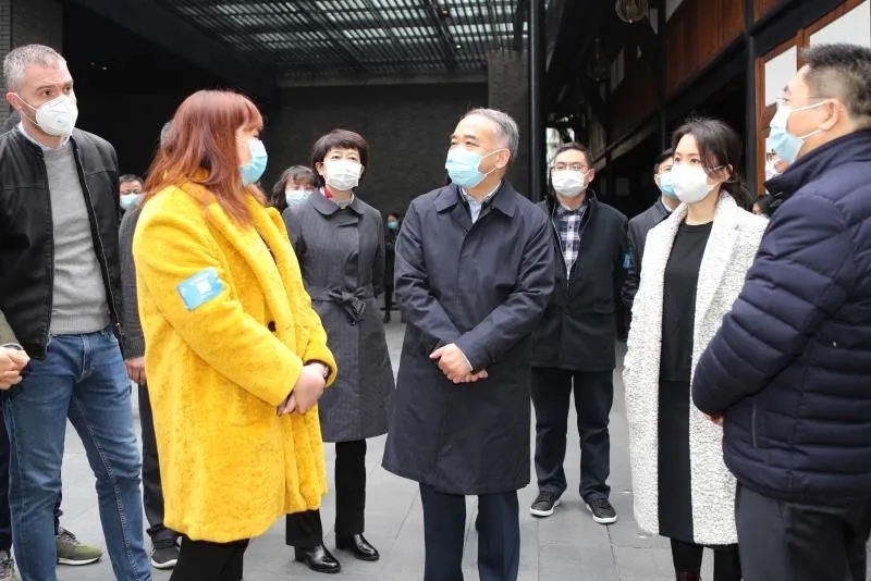 范锐平调研指导旅游服务业复工复产 强调要"两手抓"两手硬 深入基层